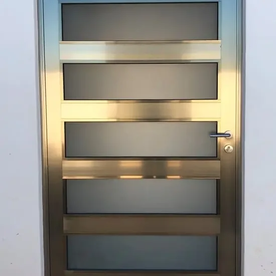 Galería Puerta de aluminio color champagne Galería Puerta de aluminio color champagne